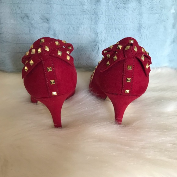 Elle ⚜️ Gold Studded Red Sueded Pumps - Picture 4 of 10